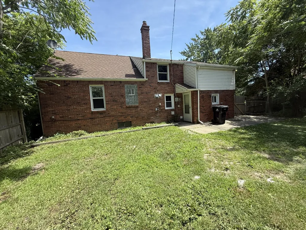 26655 Rosewood Street Roseville City MI 48066