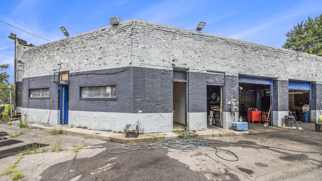 11920 W Grand River Avenue Detroit City MI 48204