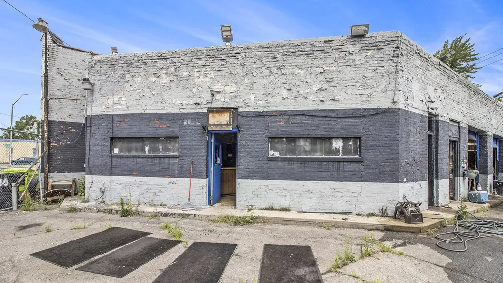 11920 W Grand River Avenue Detroit City MI 48204