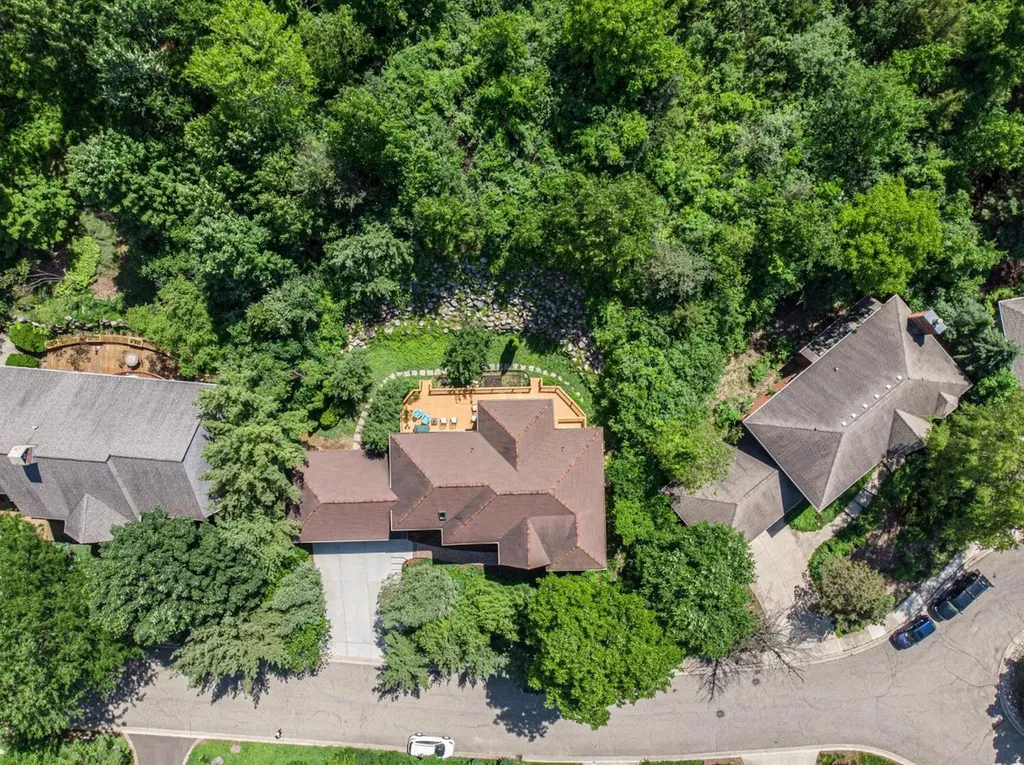 588 Green Road Ann Arbor City MI 48105