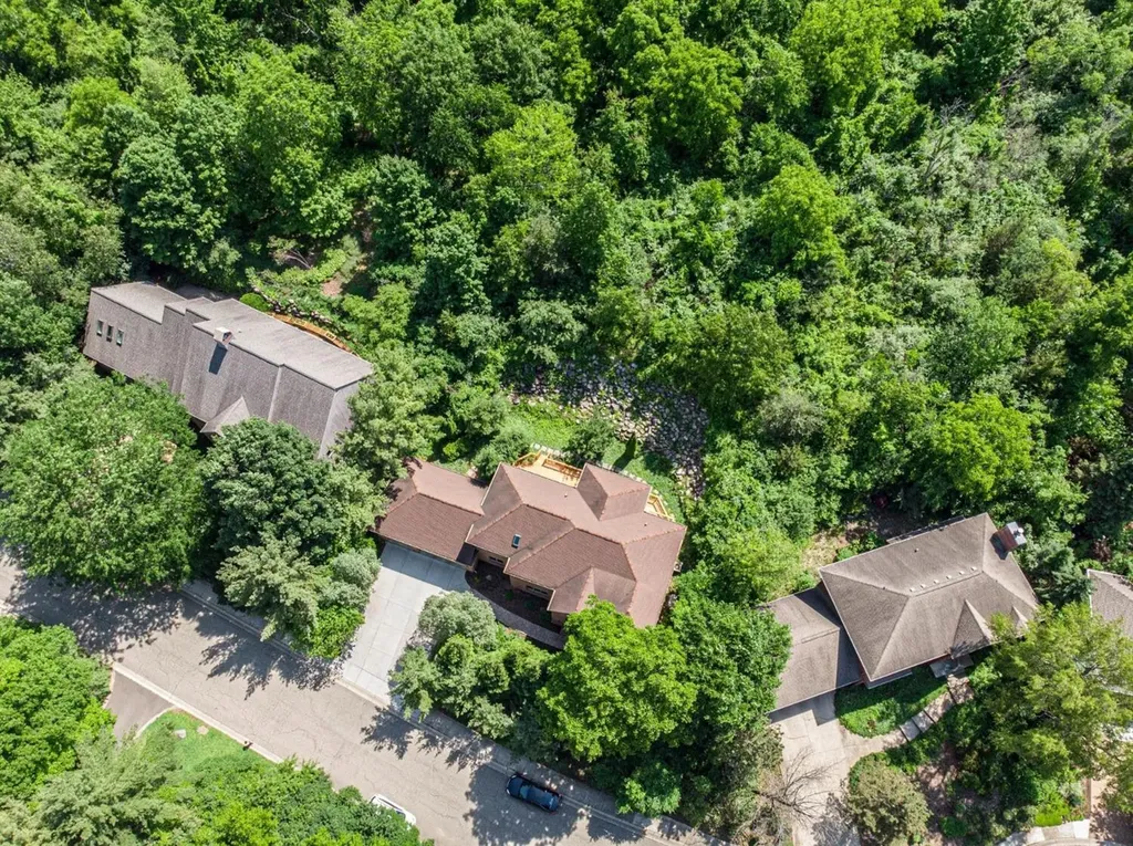 588 Green Road Ann Arbor City MI 48105