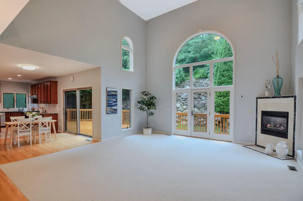 588 Green Road Ann Arbor City MI 48105