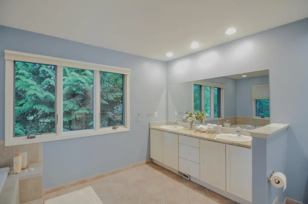588 Green Road Ann Arbor City MI 48105