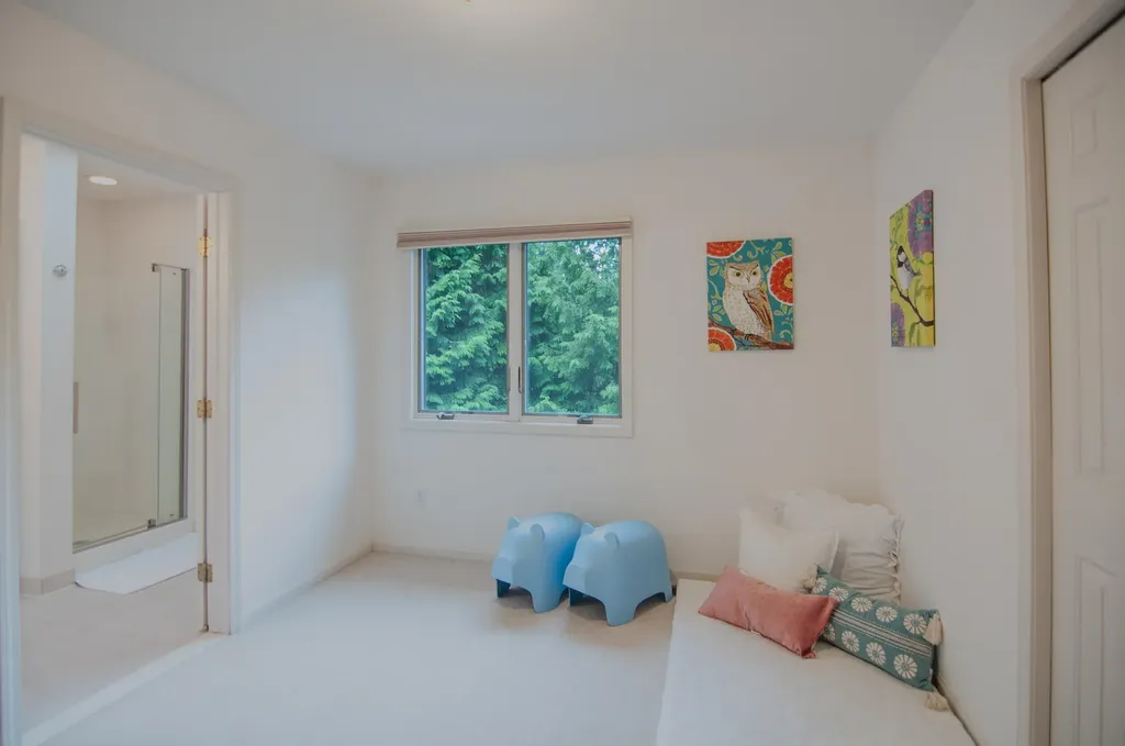 588 Green Road Ann Arbor City MI 48105
