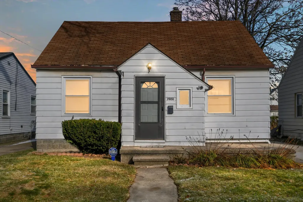 7051 Hupp Avenue Warren City MI 48091