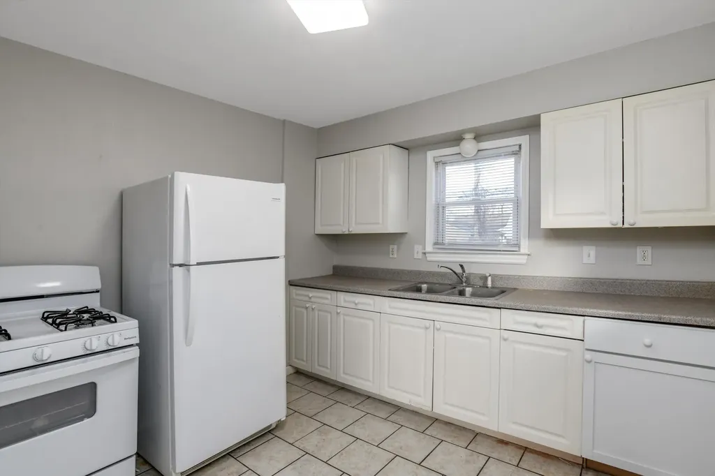 7051 Hupp Avenue Warren City MI 48091