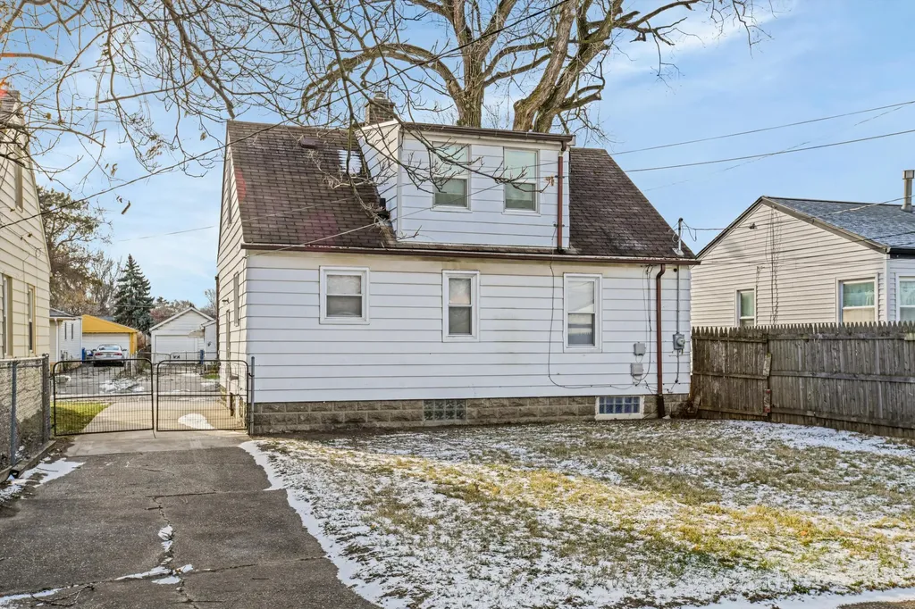 7051 Hupp Avenue Warren City MI 48091