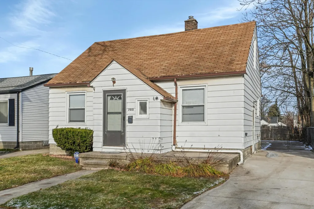7051 Hupp Avenue Warren City MI 48091