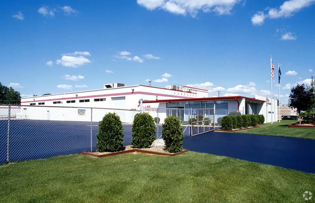31666 W 8 Mile Road Farmington Hills City MI 48336
