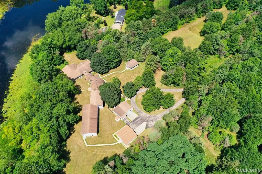 1295 Bald Eagle Lake Road Groveland Township MI 48462