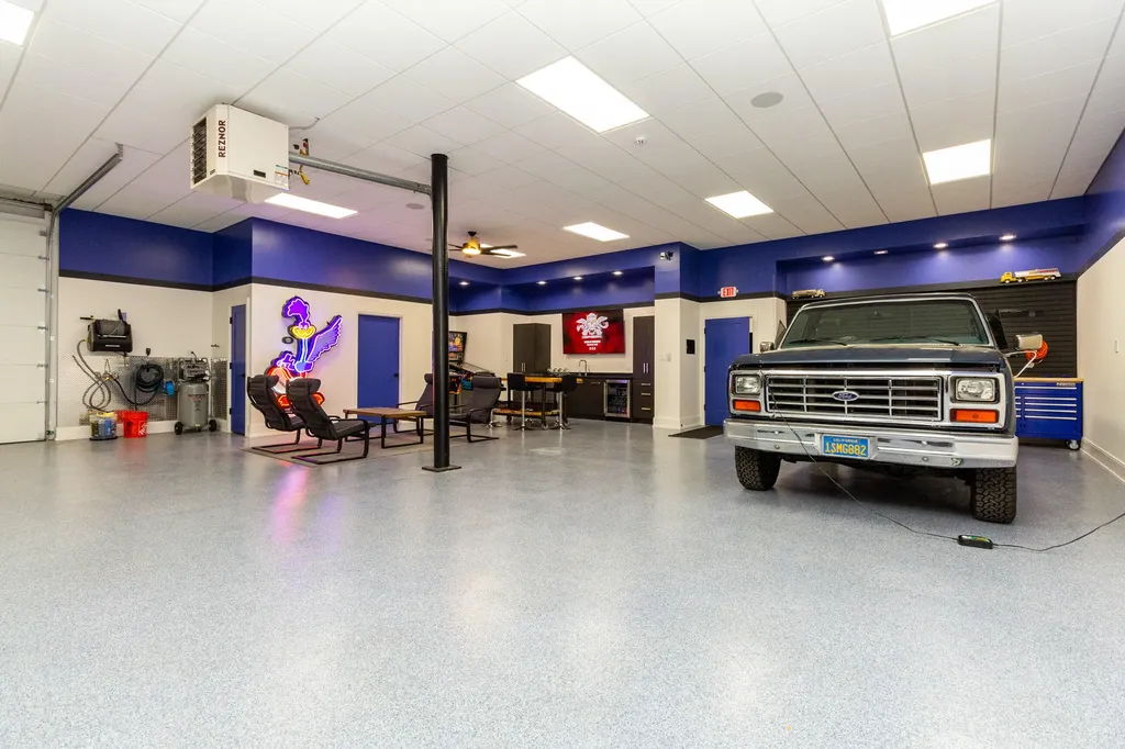2580 Dixie Highway Waterford Charter Township MI 48328