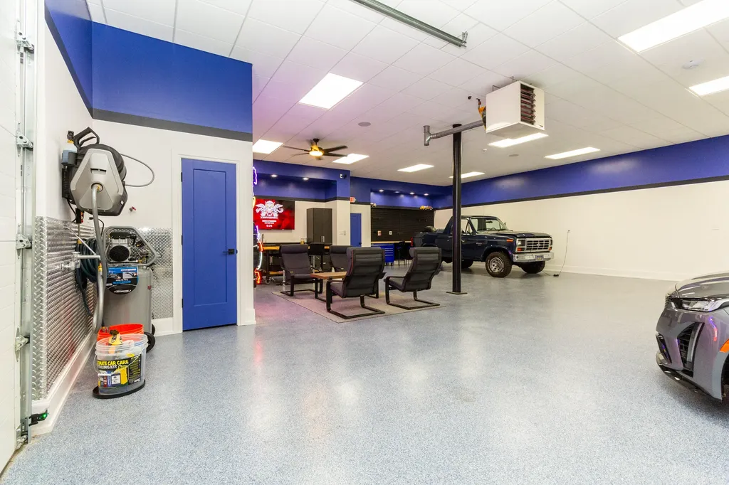 2580 Dixie Highway Waterford Charter Township MI 48328