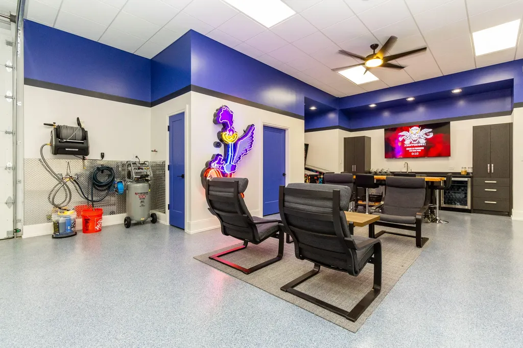 2580 Dixie Highway Waterford Charter Township MI 48328