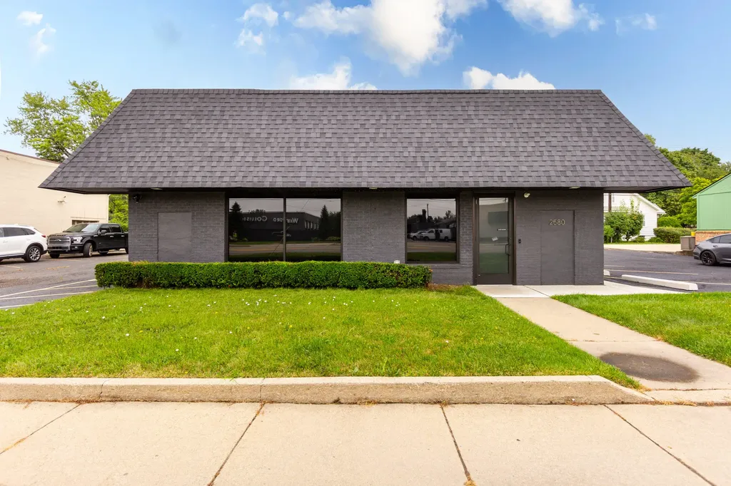 2580 Dixie Highway Waterford Charter Township MI 48328