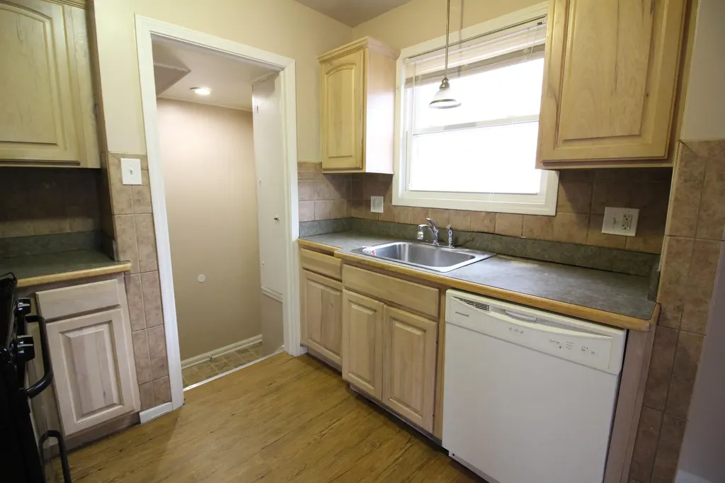 20253 Washtenaw Street Harper Woods City MI 48225