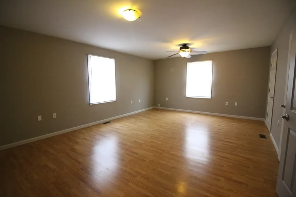 16117 Jackson Street Taylor City MI 48180
