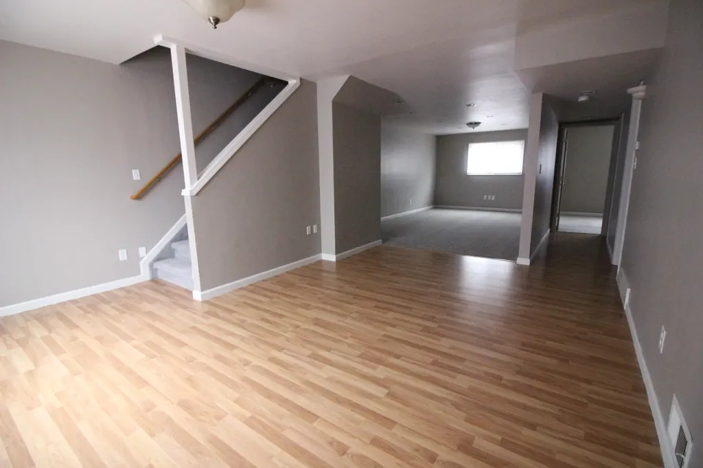 16117 Jackson Street Taylor City MI 48180