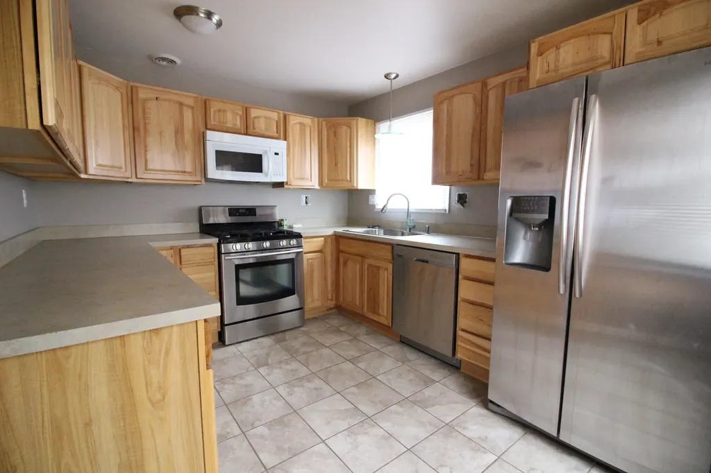 16117 Jackson Street Taylor City MI 48180