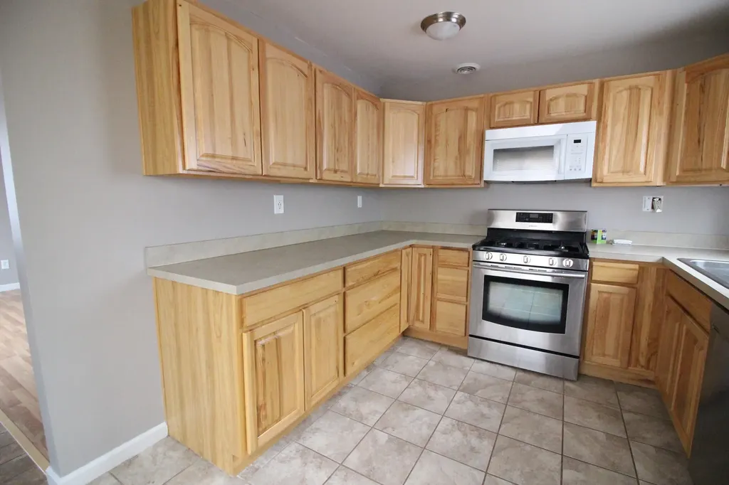16117 Jackson Street Taylor City MI 48180