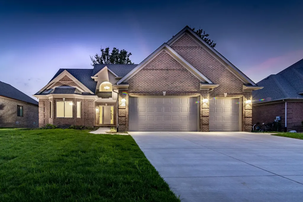 8118 Hunters Ridge Drive Berlin Charter Township MI 48166