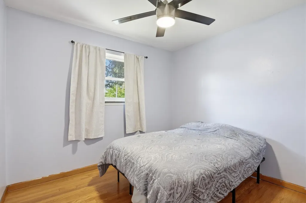 32453 Hiveley Street Westland City MI 48186