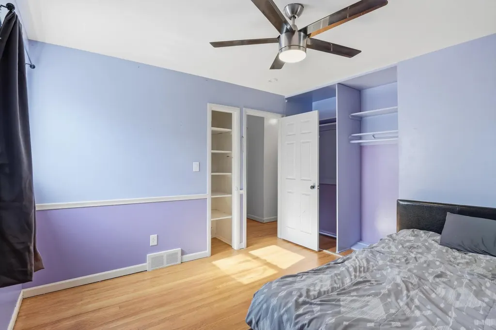 32453 Hiveley Street Westland City MI 48186