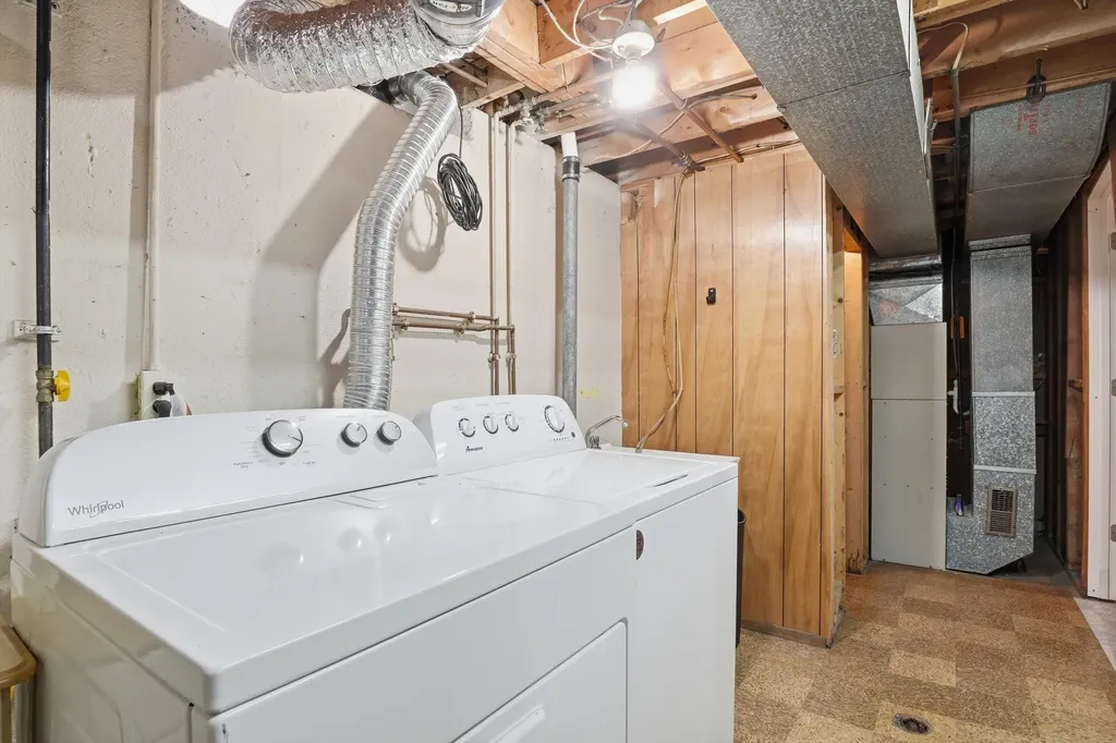 32453 Hiveley Street Westland City MI 48186