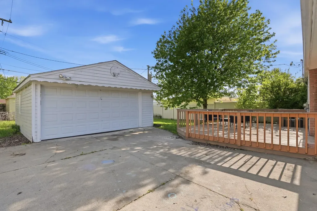 32453 Hiveley Street Westland City MI 48186