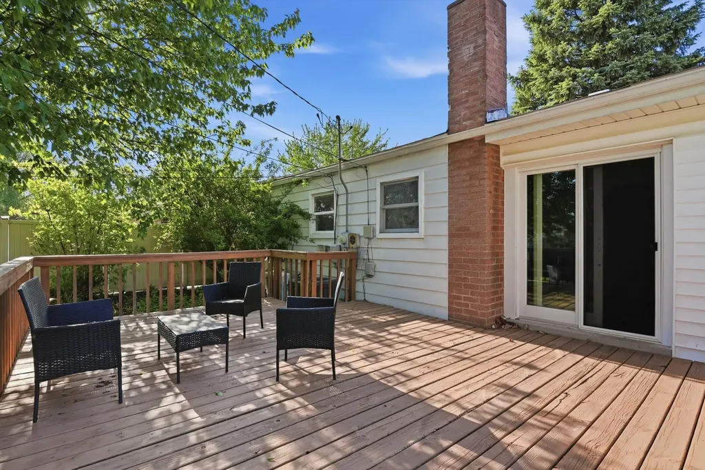 32453 Hiveley Street Westland City MI 48186
