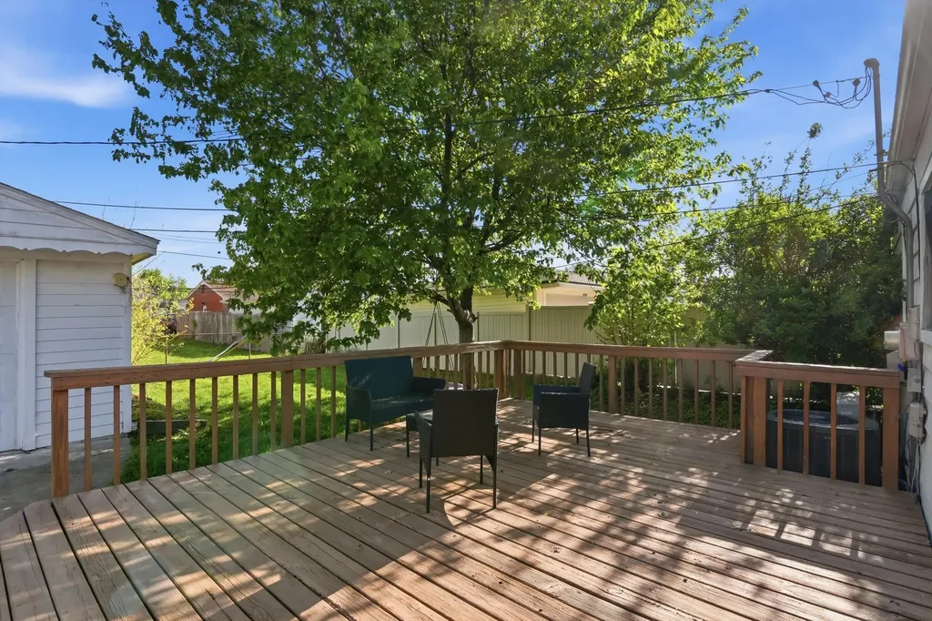 32453 Hiveley Street Westland City MI 48186
