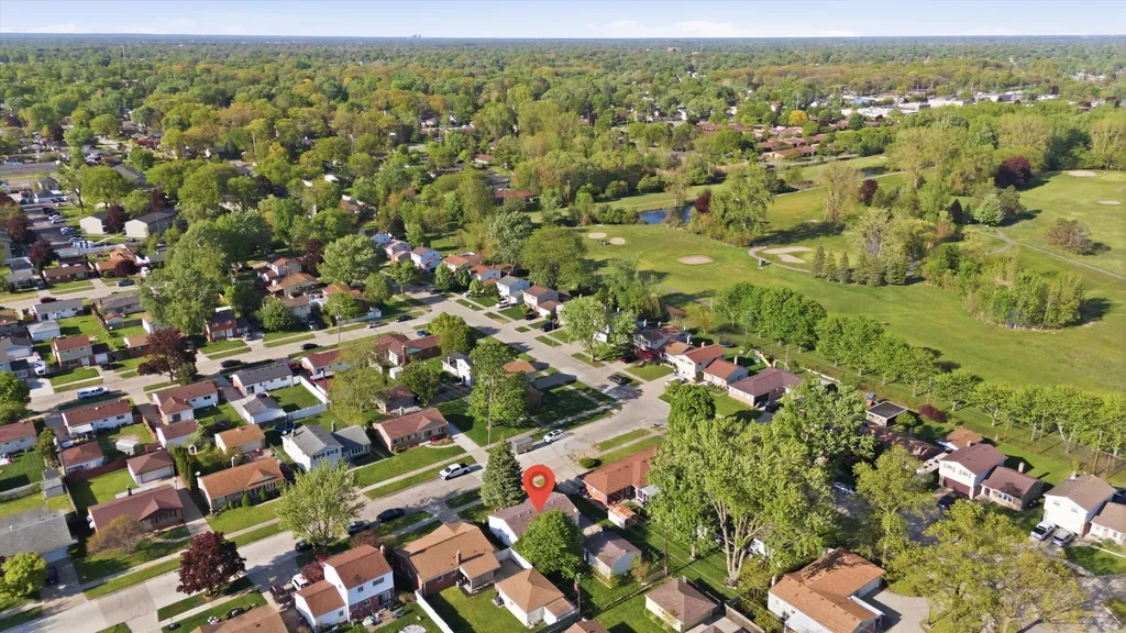32453 Hiveley Street Westland City MI 48186