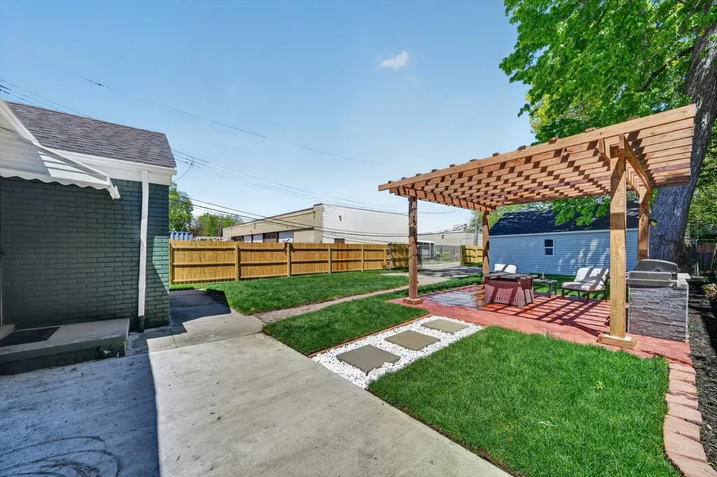 4890 Grayton Street Detroit City MI 48224