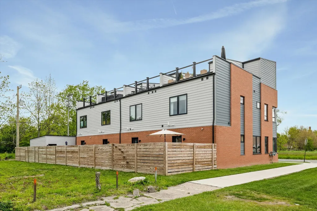 1803 Perry Street Detroit City MI 48216