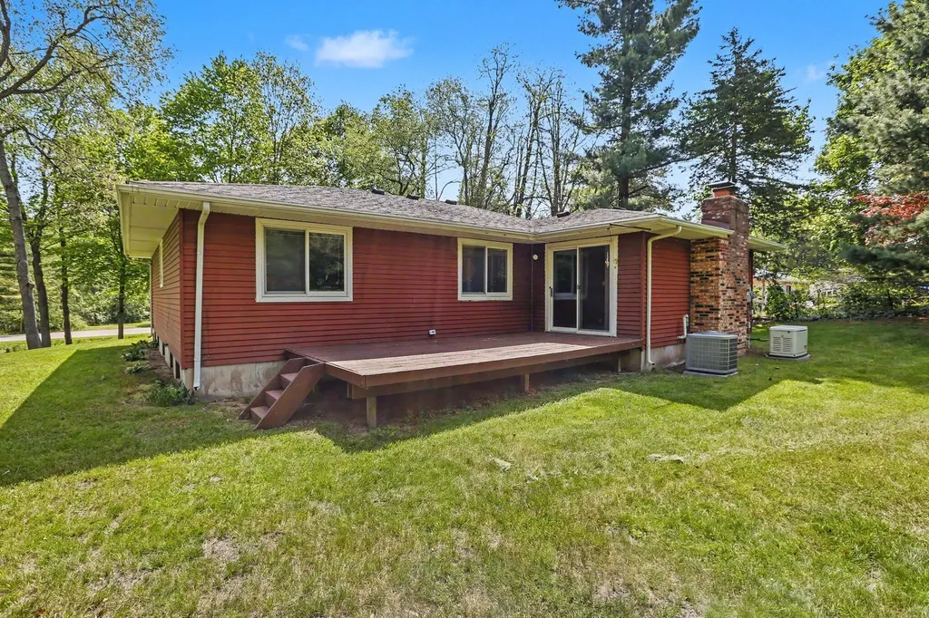 9610 Hamburg Court Hamburg Township MI 48116