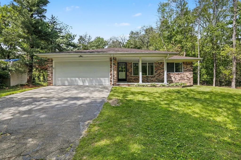 9610 Hamburg Court Hamburg Township MI 48116