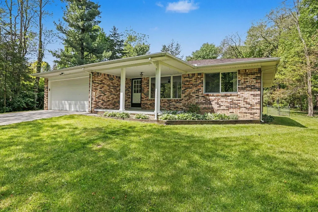 9610 Hamburg Court Hamburg Township MI 48116