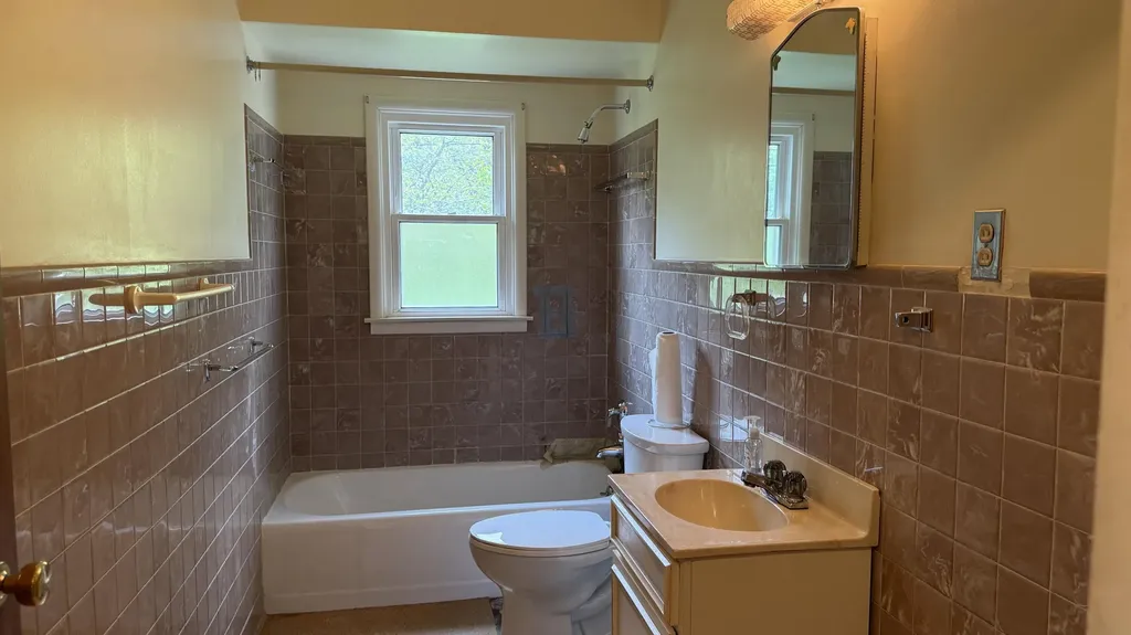140 S Mansfield Street Ypsilanti Charter Township MI 48197