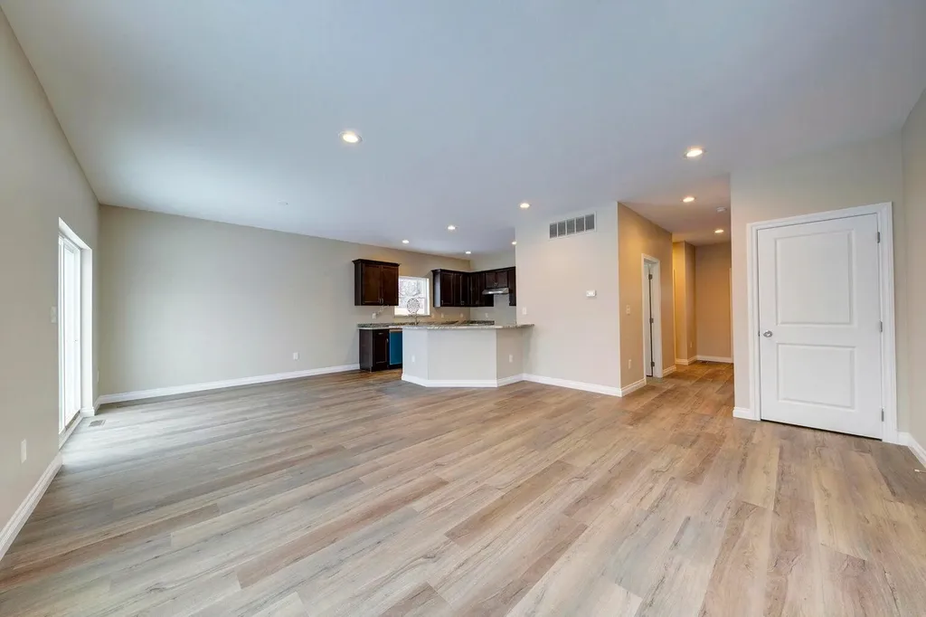 33755 Parkwood Street Westland City MI 48186