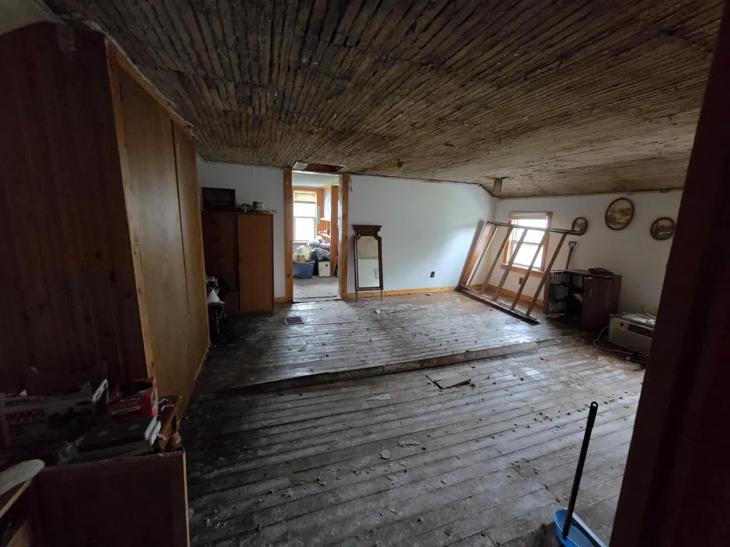 19120 Welch Milan Township MI 48160