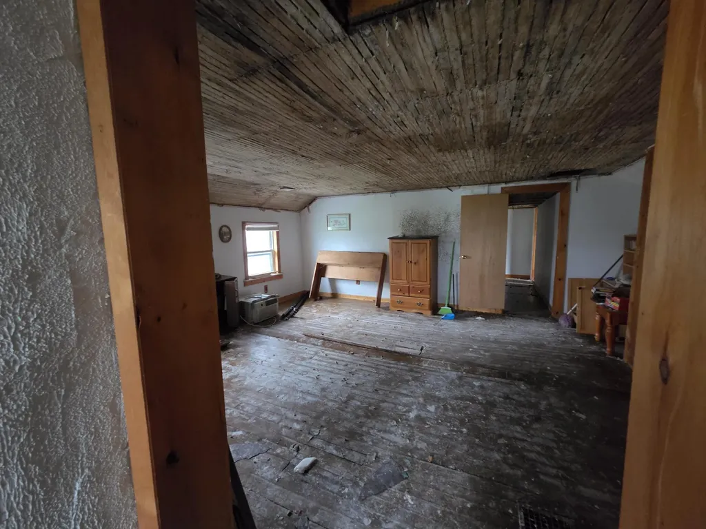 19120 Welch Milan Township MI 48160