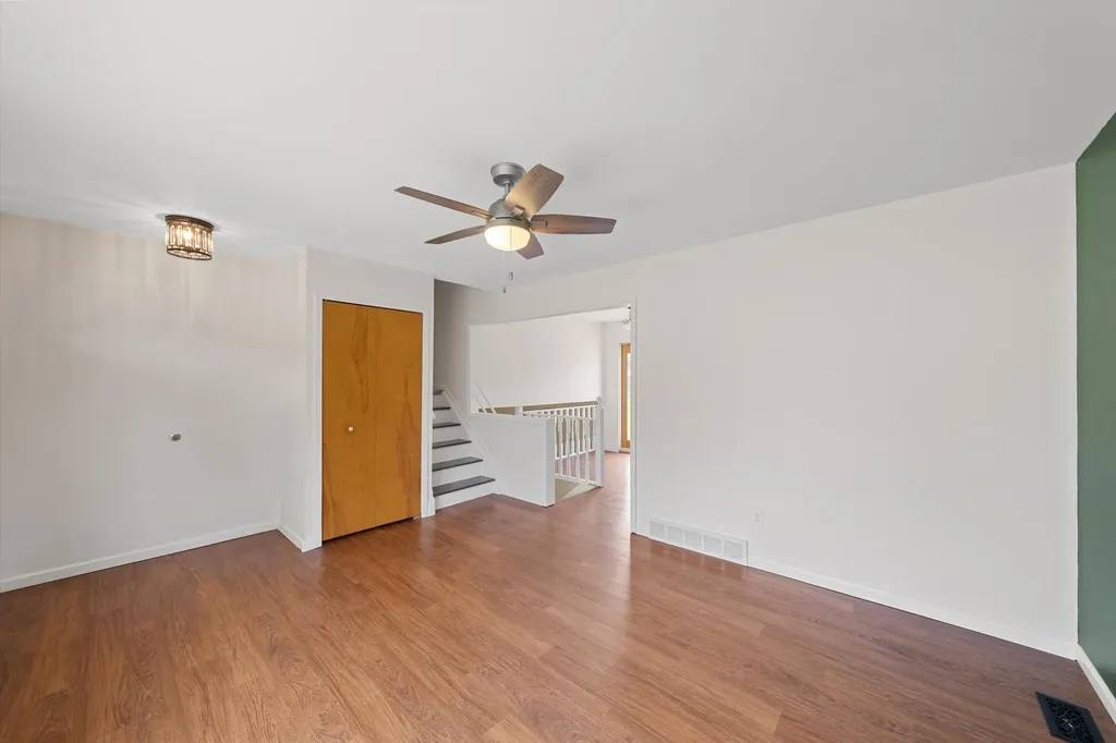 15420 Burr Street Taylor City MI 48180