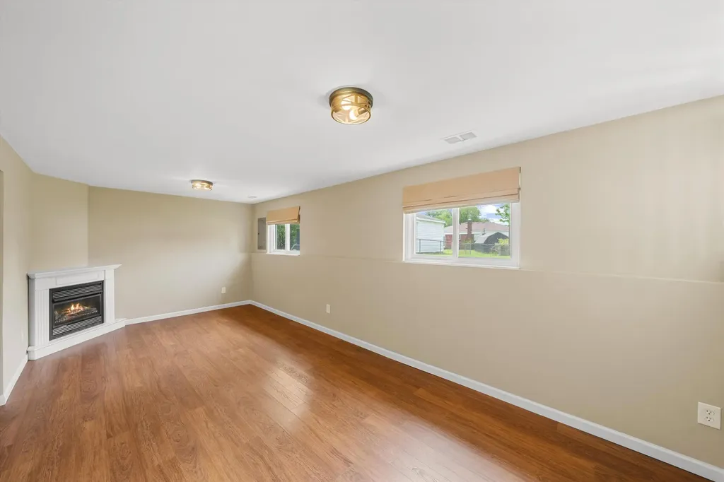 15420 Burr Street Taylor City MI 48180