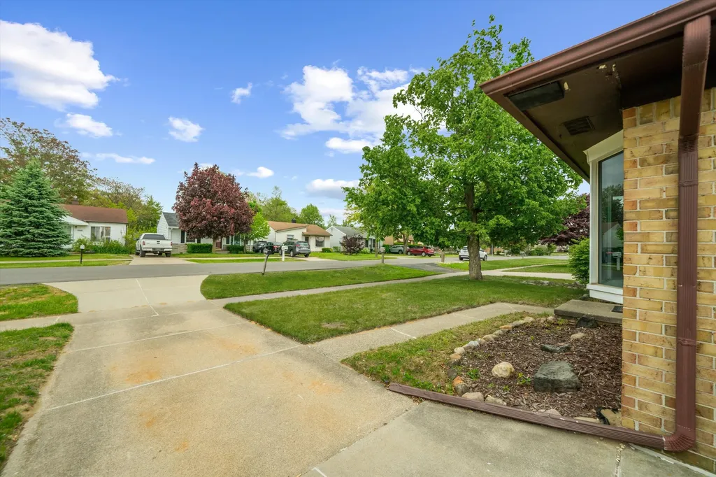 15420 Burr Street Taylor City MI 48180