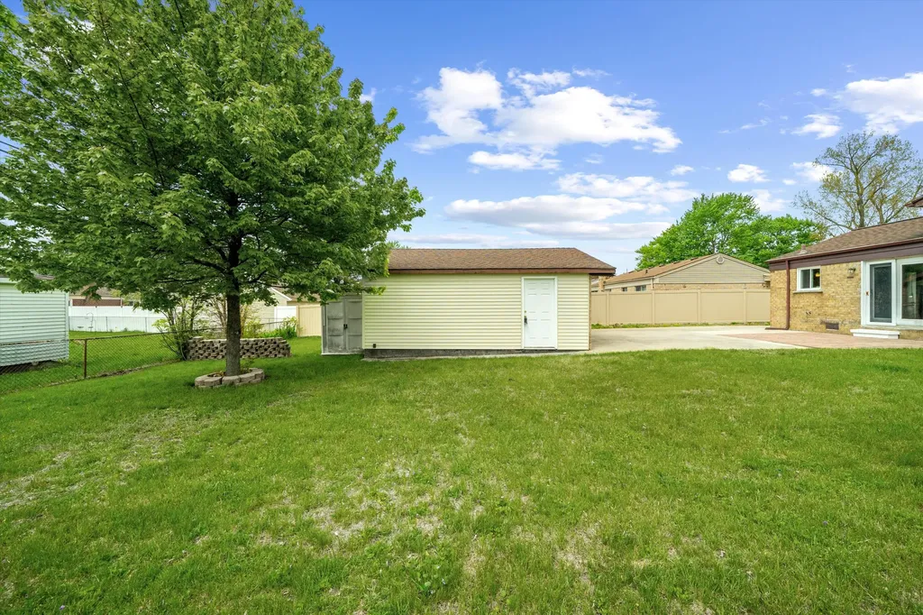 15420 Burr Street Taylor City MI 48180