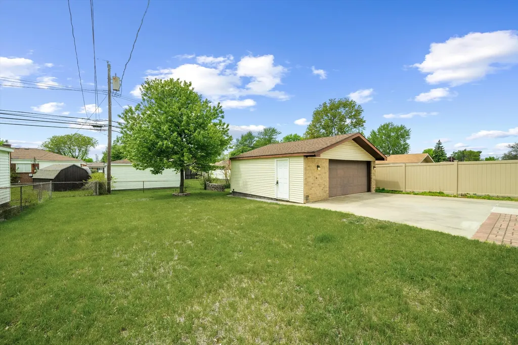 15420 Burr Street Taylor City MI 48180