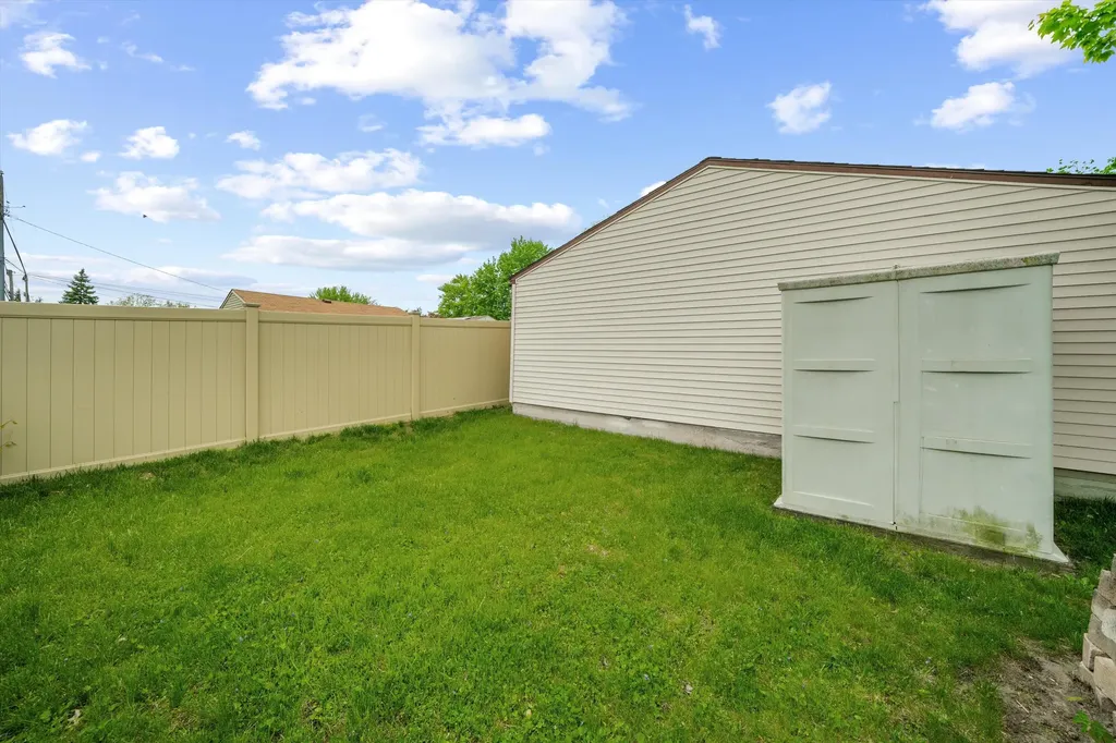 15420 Burr Street Taylor City MI 48180