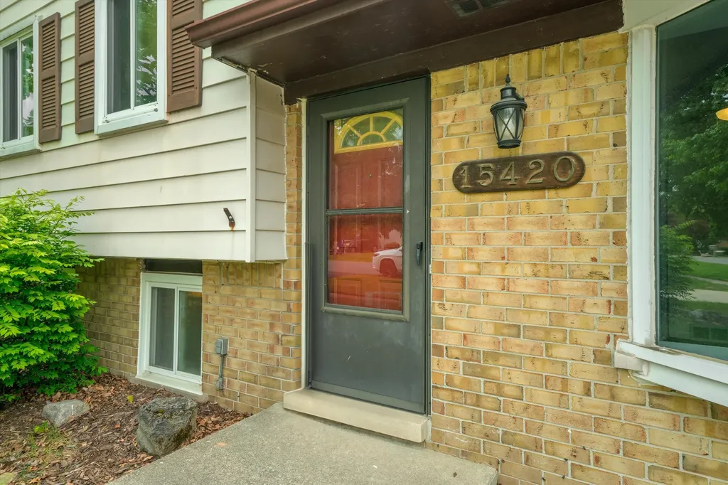 15420 Burr Street Taylor City MI 48180