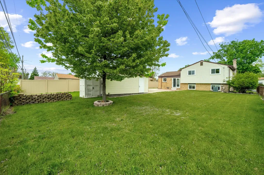 15420 Burr Street Taylor City MI 48180