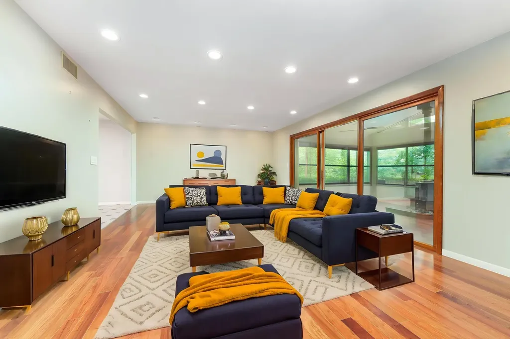 3101 S Hilltop Drive Ann Arbor City MI 48103