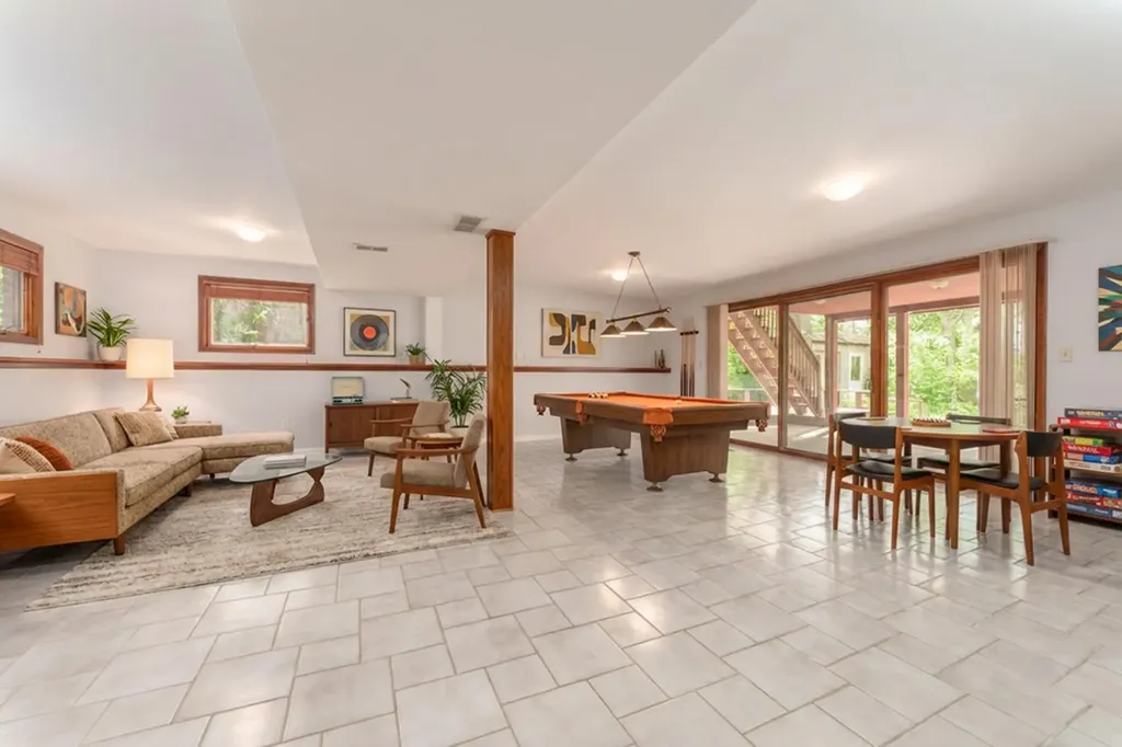 3101 S Hilltop Drive Ann Arbor City MI 48103